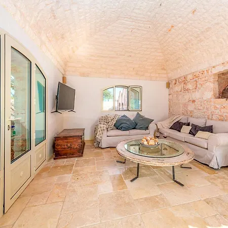 Helloapulia - Masseria La Cesarina - Retreat With Pool & Olive Trees, Villa *